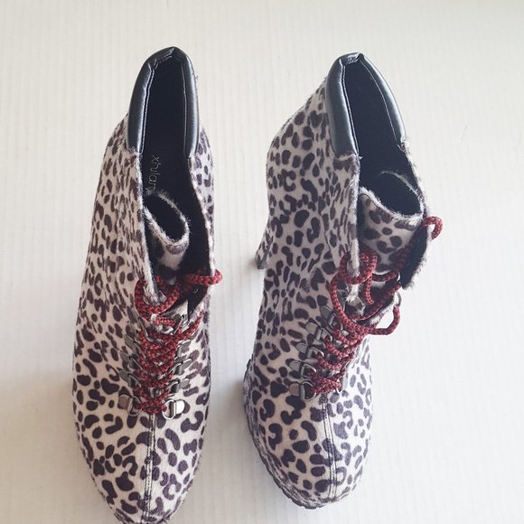 XHILARATION Sz 10 Faux Fur Platform High Heel Boot - Picture 2 of 7